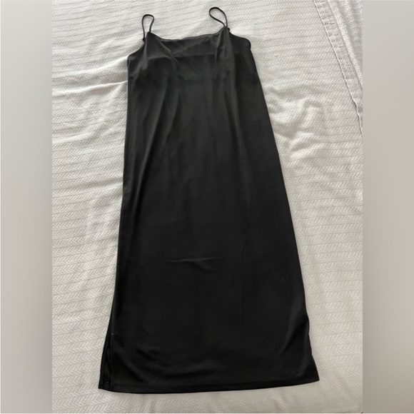 ✨LBD Elegant Black Slip Dress w Slit - Picture 5 of 7
